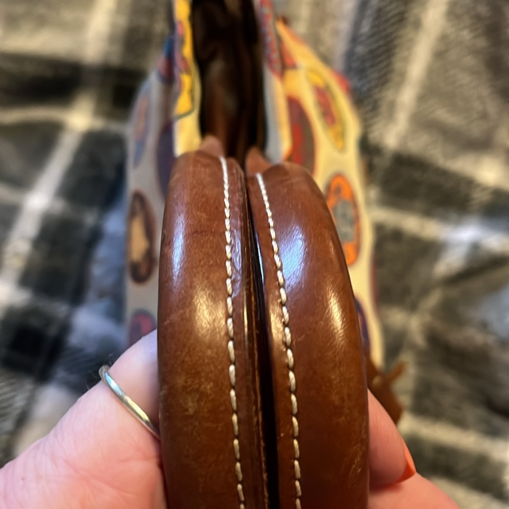Vintage Dooney & Bourke - Picture 5 of 10
